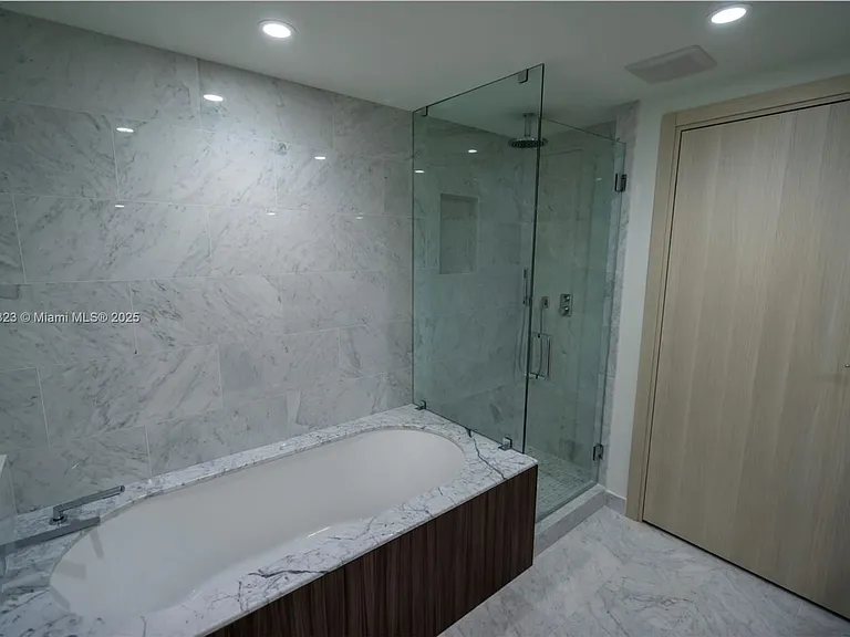 1000 Brickell Plz #2506 — Photo 12