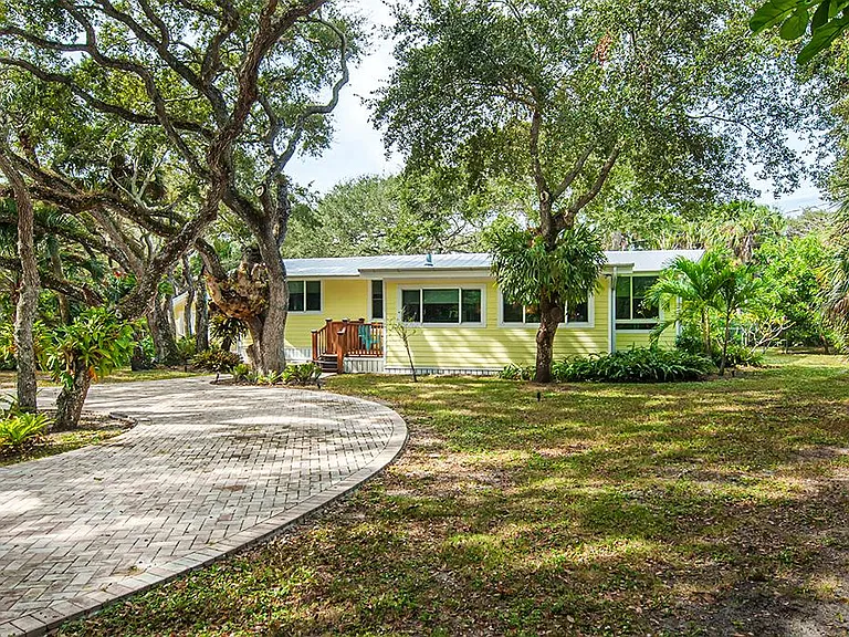 1910 W Shell Ln — Photo 4