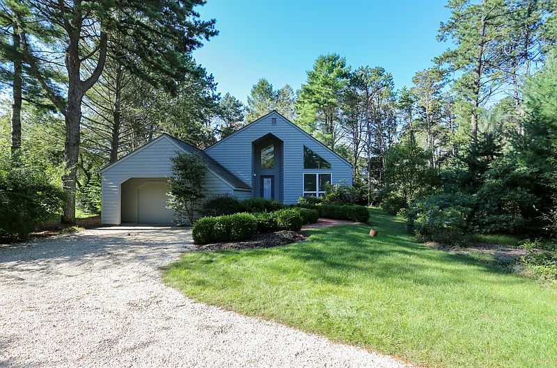 1st image of 8 Huckleberry Ln