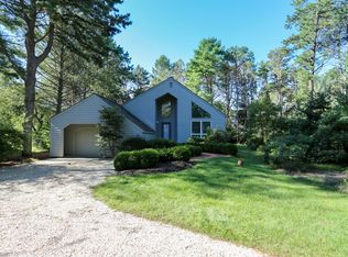8 Huckleberry Ln, East Hampton, NY 11937
