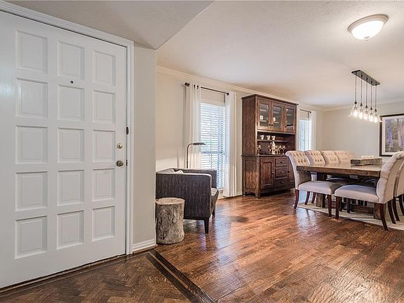 3rd image of 10938 Middle Knoll Dr