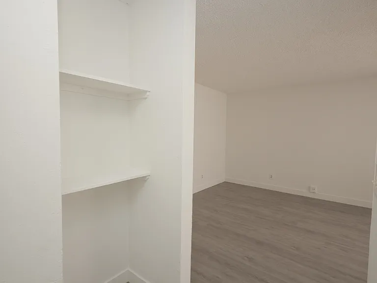 943 Elden Ave — Photo 5