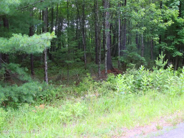 940 Pa, Pocono Summit, PA 18346