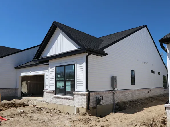 5689 White Pine Ln, Fairfield, OH 45011
