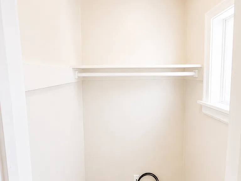 Town Manor Apartments — Photo 19