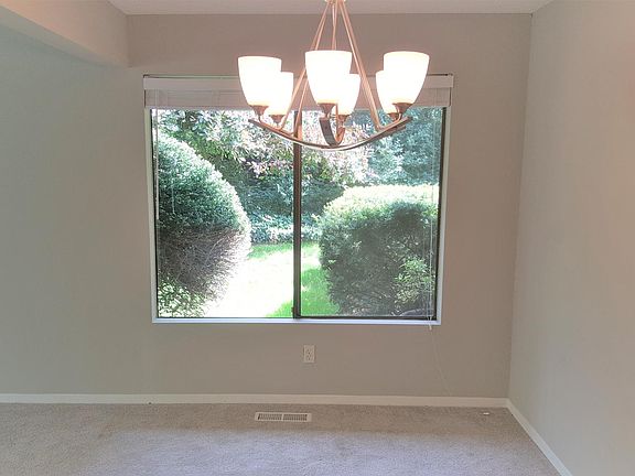 4th image of 9906 NE 124th St