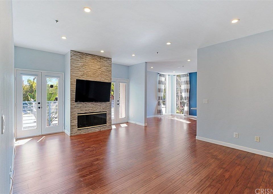 1st image of 5350 White Oak Ave APT 208