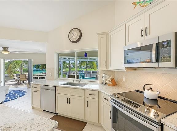 4th image of 1060 Cottonwood Ct