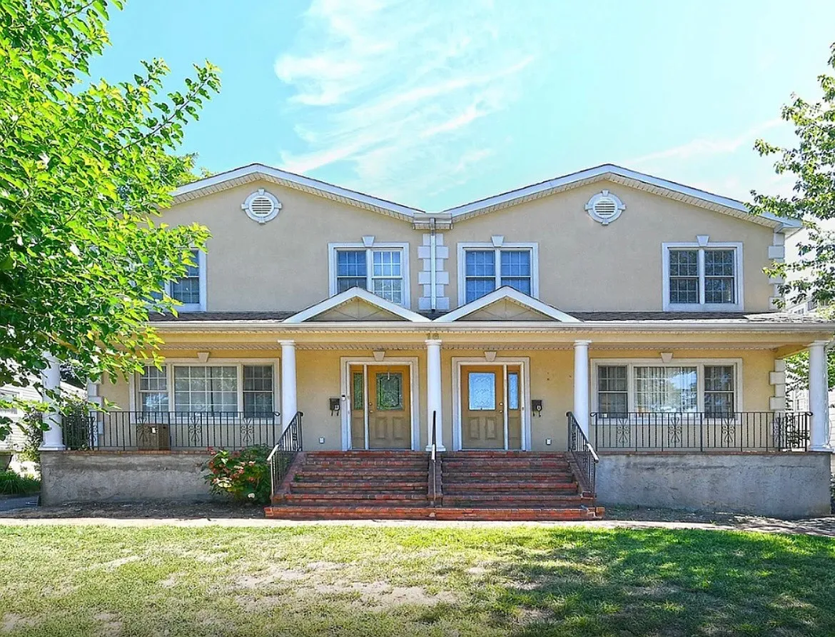 3 bed, 2.5 bath, 1518 sqft, $4,700 — Photo 1