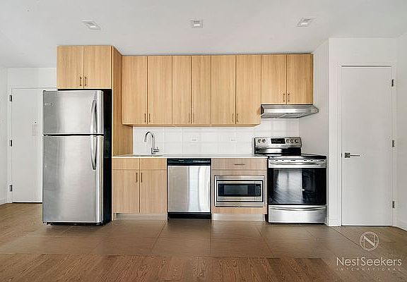 3rd image of 11-39 49th Ave #904