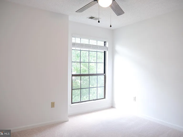 6941 Mary Caroline Cir #H — Photo 33