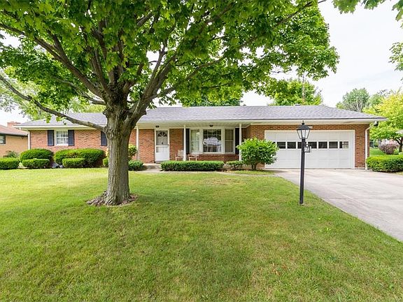 3rd image of 1272 Hillside Dr