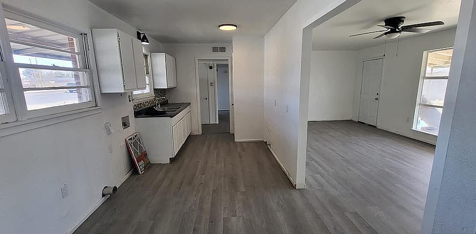 1st image of 1618 E 42nd St