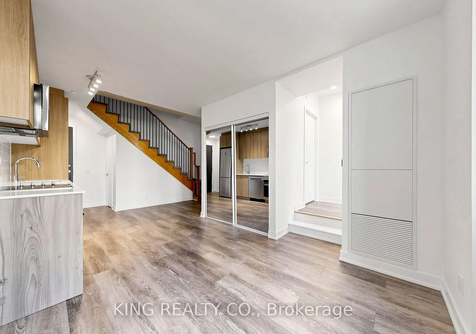 3 bed, $3,500 — Photo 4