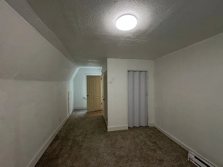 211 Reifert St — Photo 5