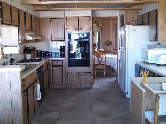 3rd image of 450 Betty Jane Dr