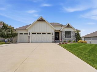 2906 SW Arthur Dr, Lees Summit, MO 64082