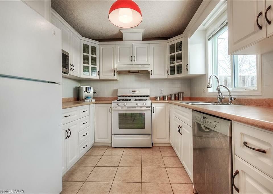 2nd image of 221 Langlaw Dr