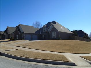 3353 Peppermill Pl, Fayetteville, AR 72764