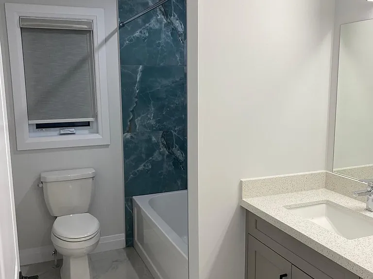1316 Honeywood Dr #UPPER — Photo 15