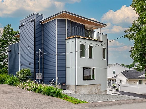 3rd image of 96 Burpee Rd #1
