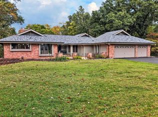 56 Chesterfield Lakes Rd, Chesterfield, MO 63005