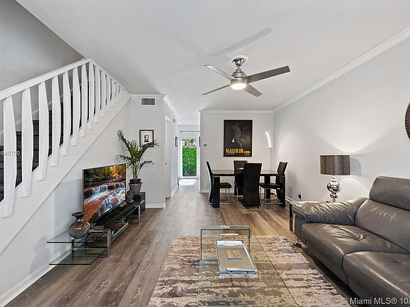 3rd image of 176 NE 20th Ct #4E