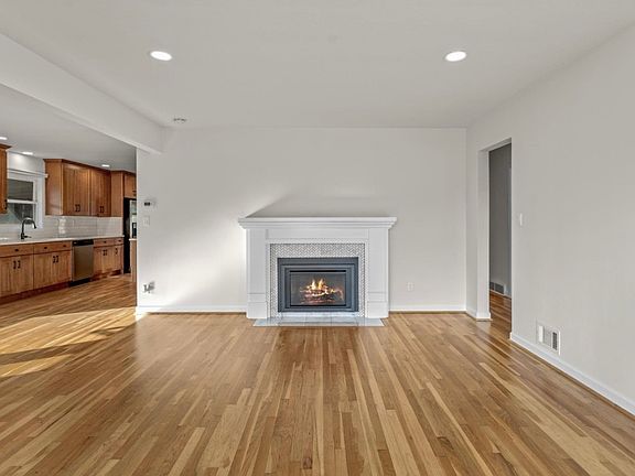 3rd image of 1093 Icel Ct NE #A