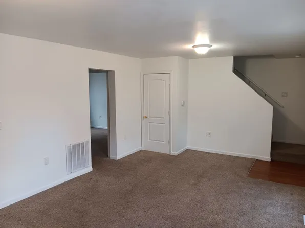 220 S Yellow Springs St, Springfield, OH 45506
