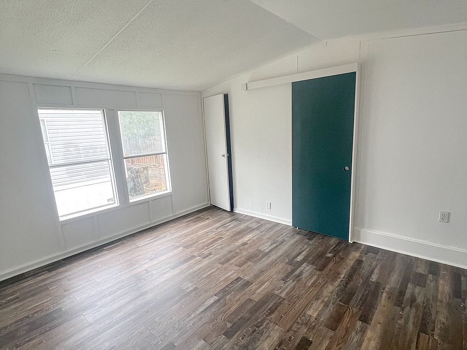 1st image of 117 Beach Dr #11351266