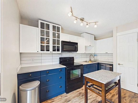 5th image of 800 S Bowcroft Pl #24
