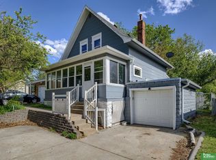 6233 Pacific St, Omaha, NE 68106