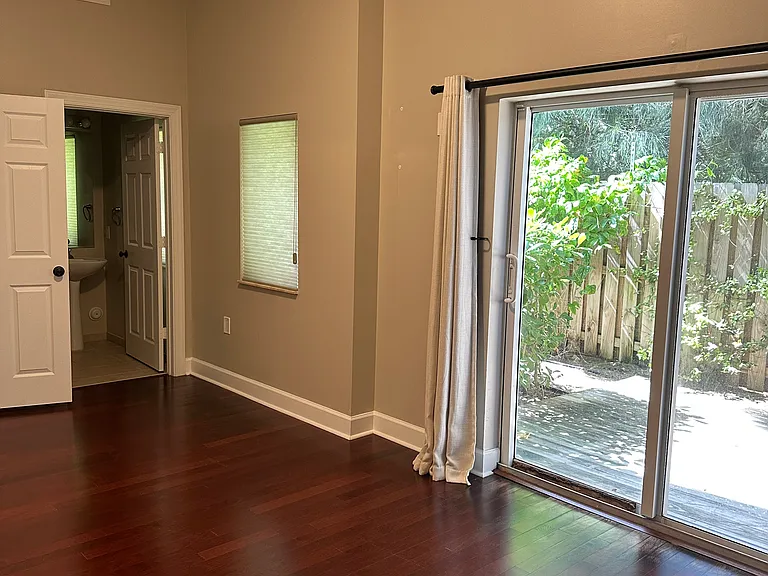 3901 Coral Heights Way — Photo 20
