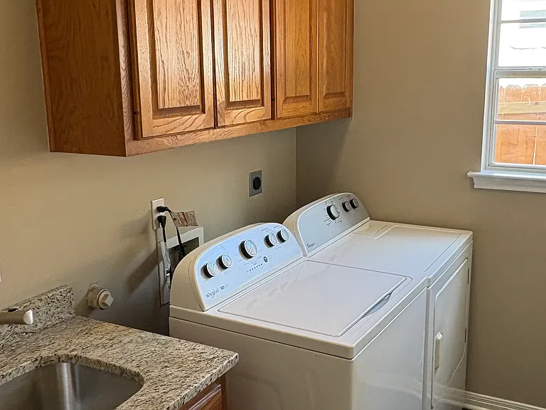 7307 Moss Brook Dr — Photo 10