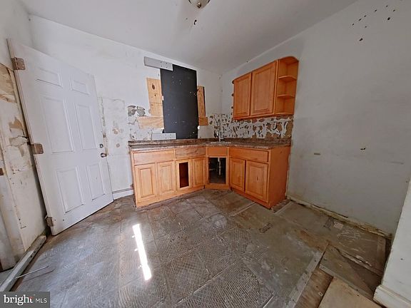5th image of 5108 Marlow St