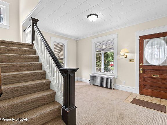 5th image of 242 E Pettebone St