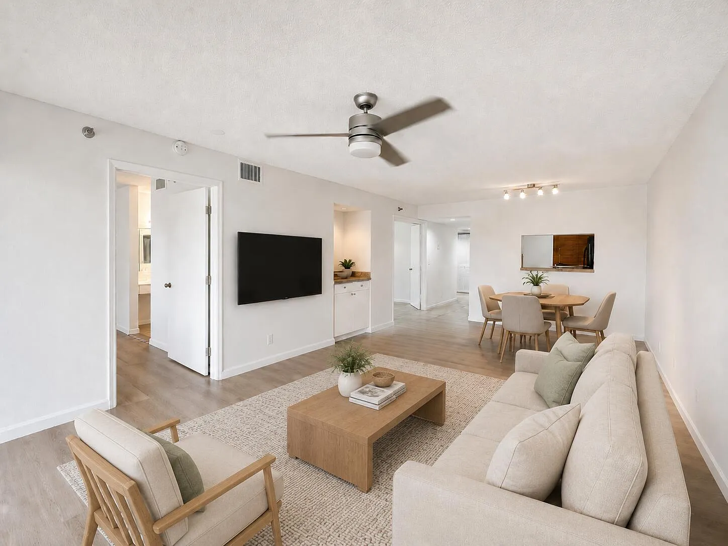 3 bed, 2.0 bath, 1436 sqft, $2,900 — Photo 4