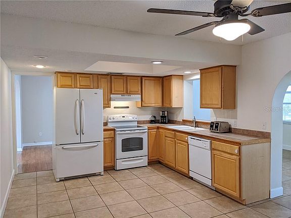 3rd image of 12811 Starling Dr