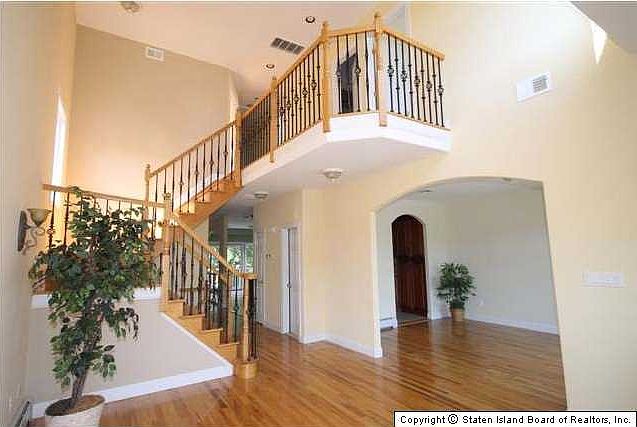 2nd image of 18 Covington Cir