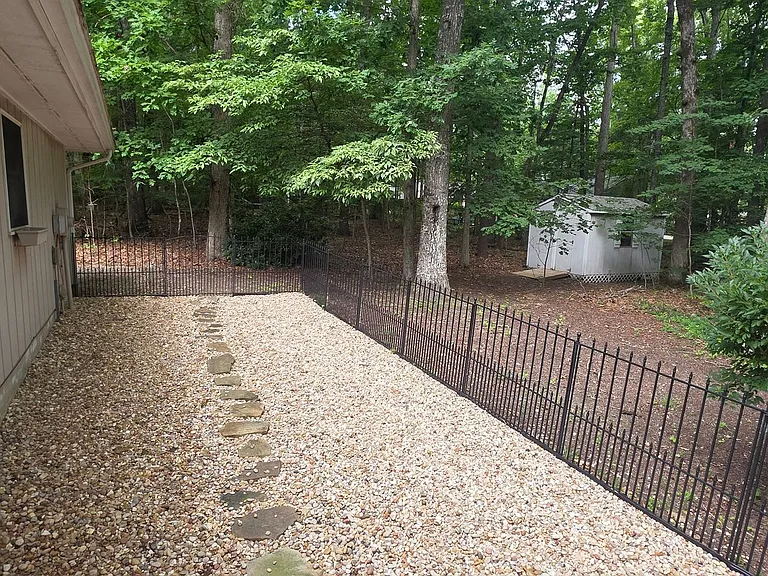 373 Lakeview Dr — Photo 11