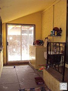 3rd image of 10806 Illinois St