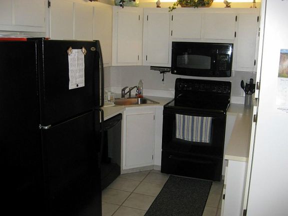 3rd image of 827 Sky Pine Way APT F1
