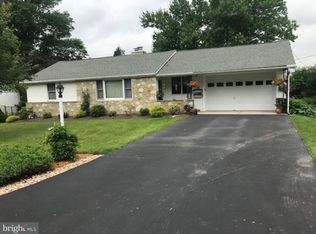 12 N Midway Ave, Feasterville, PA 19053