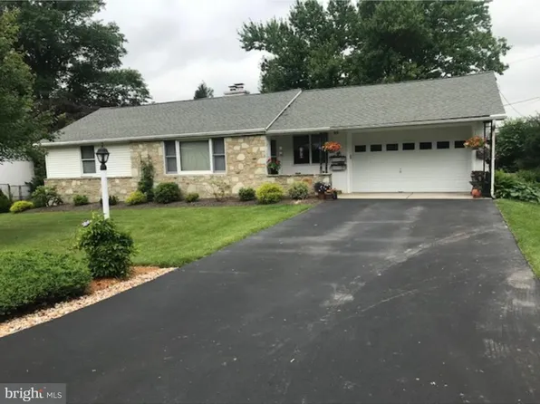 12 N Midway Ave, Feasterville, PA 19053