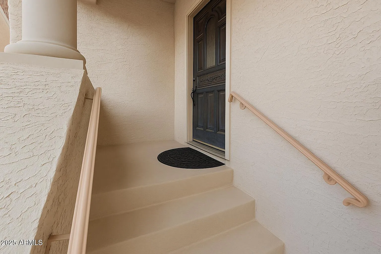 3 bed, 2.0 bath, 2404 sqft, $3,500 — Photo 3