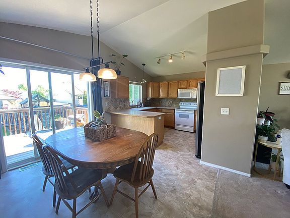 4th image of 8615 Queensbury Dr