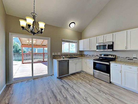 5th image of 9679 Lansing Cir
