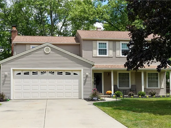 15623 Indianhead Ln, Strongsville, OH 44136