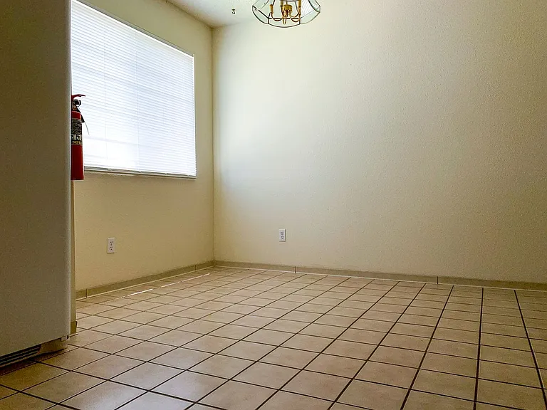 924 Valencia Dr SE — Photo 64