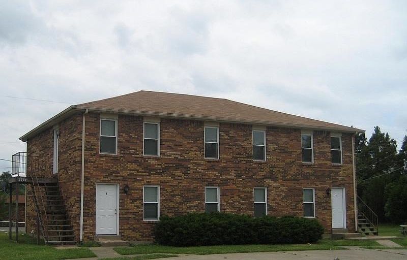 1st image of 2508 Hilltop Cir APT 3